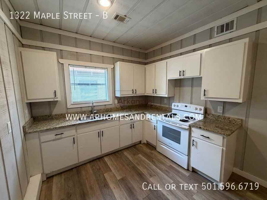 1322 Maple St #B - Photo 5 of 11