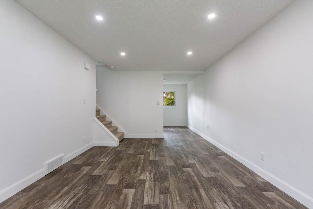 111 Northgate Dr - Photo 4 of 24