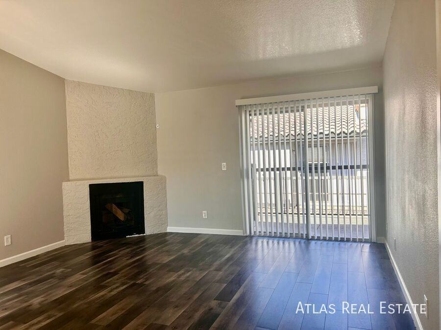 1553 W Mercer Ln #1 - Photo 2 of 17