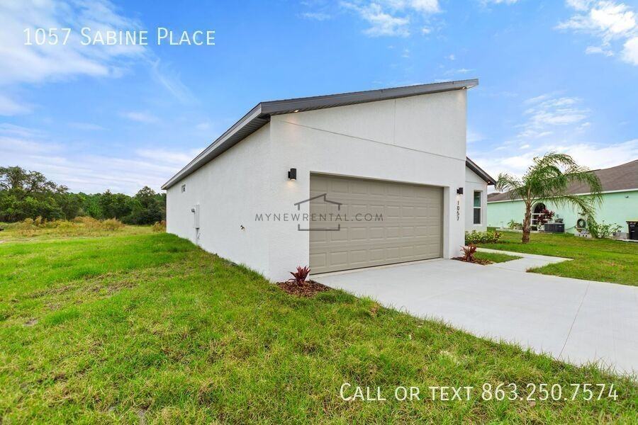 1057 Sabine Pl - Photo 4 of 34