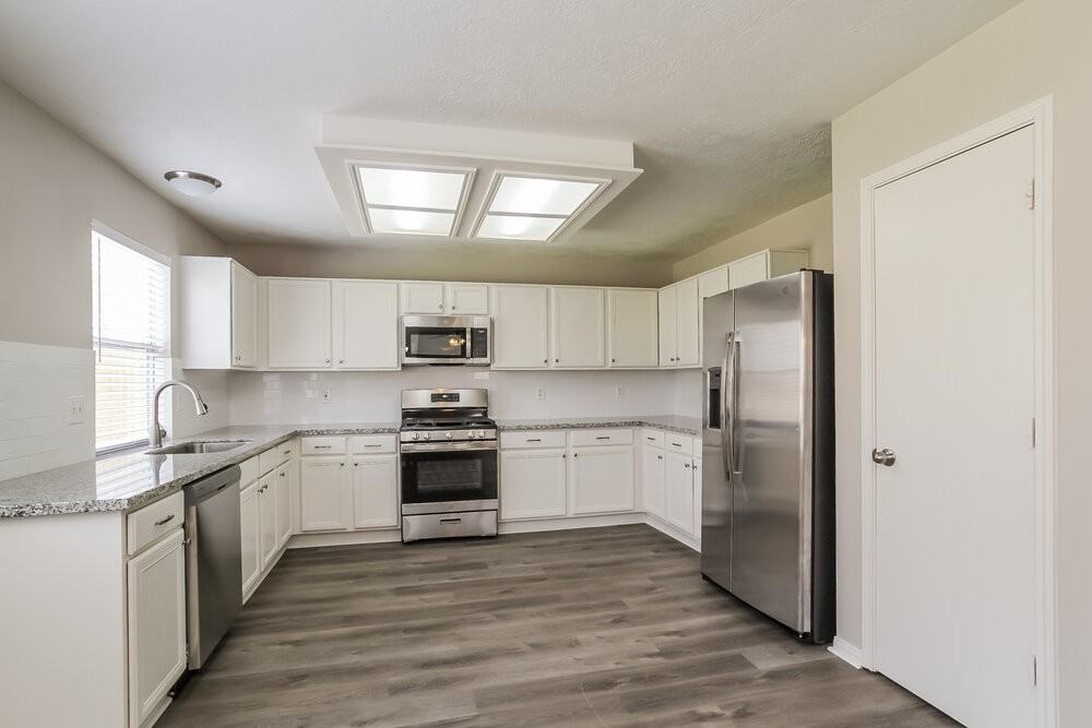 31518 Kingston Village Dr - Photo 7 of 17