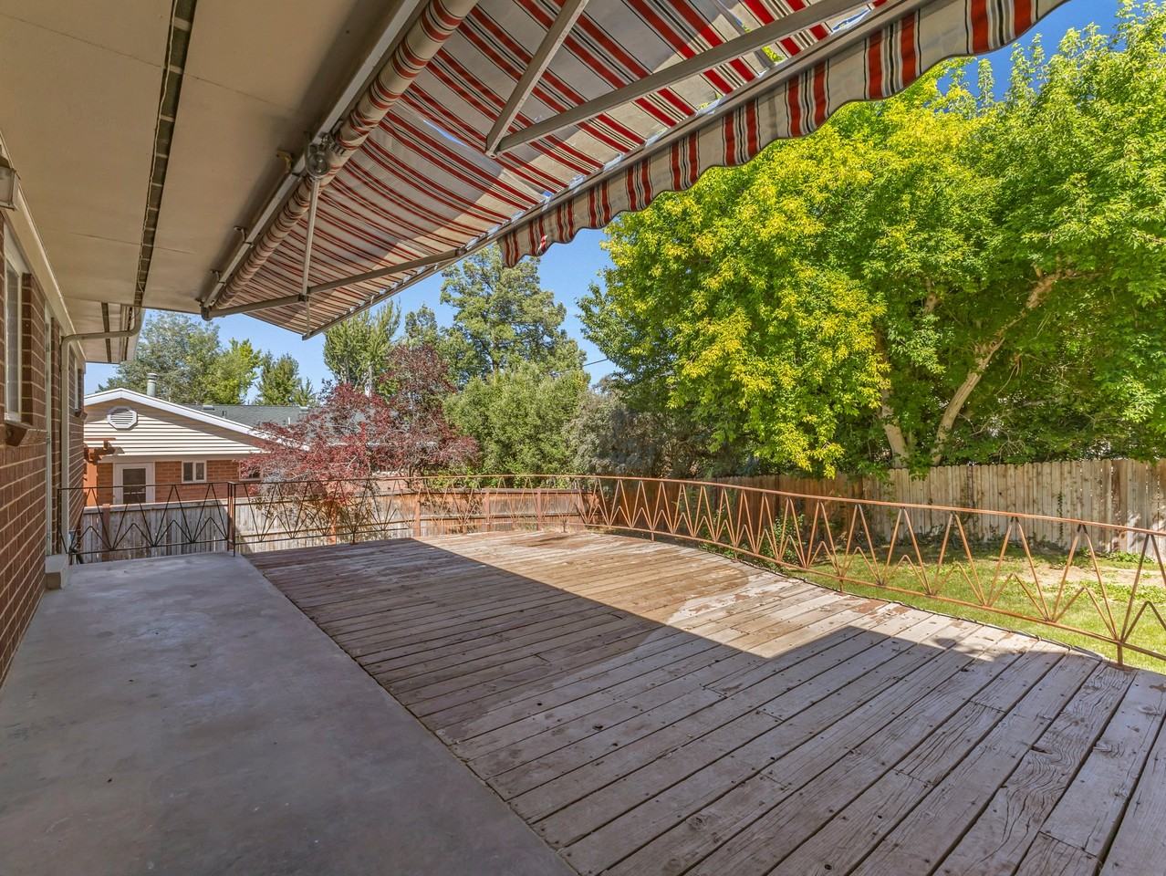 2895 E Cherry Blossom Ln - Photo 2 of 22