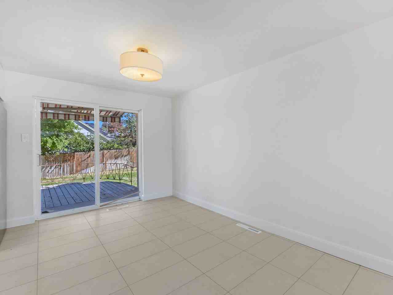 2895 E Cherry Blossom Ln - Photo 4 of 22