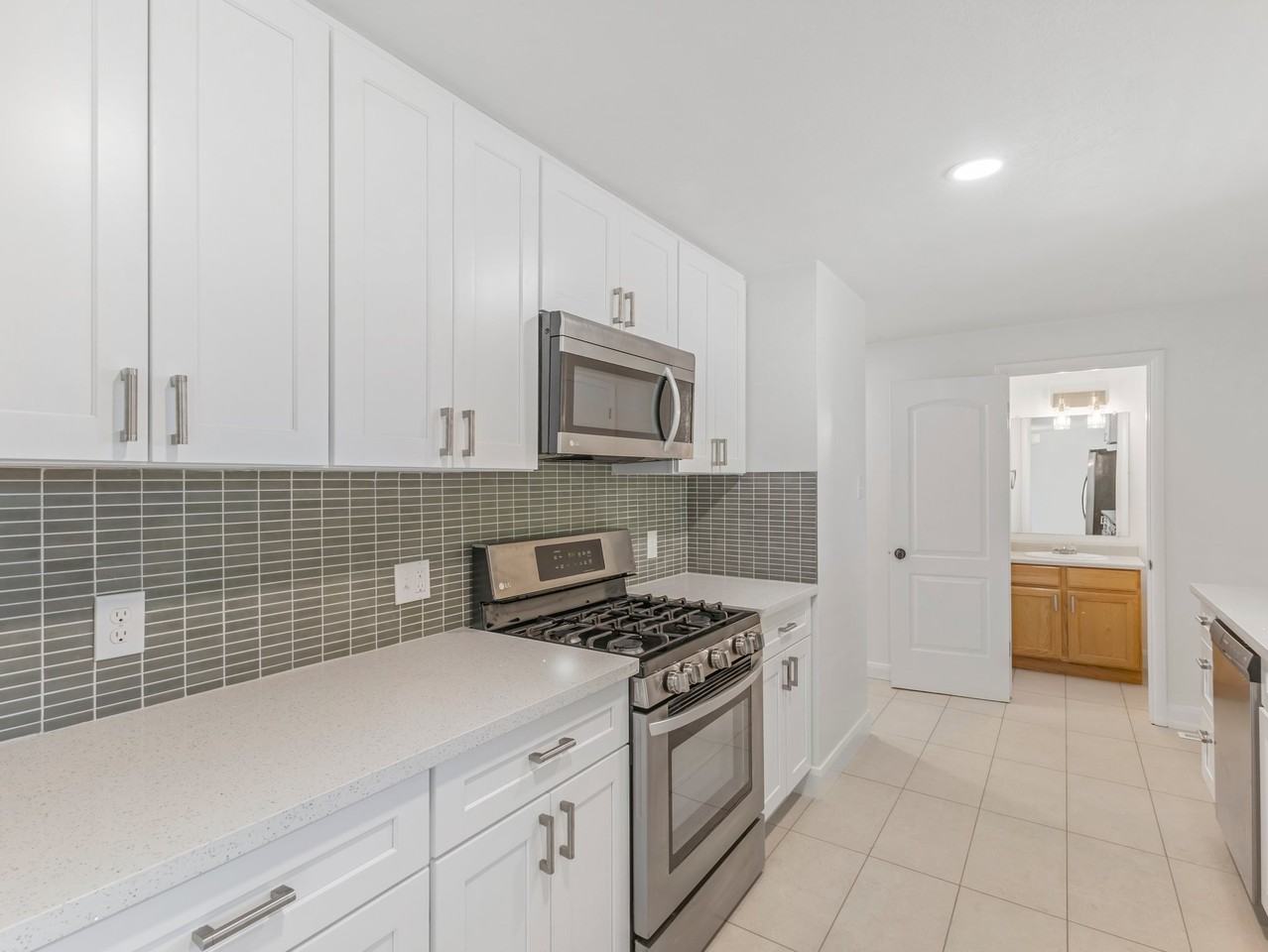 2895 E Cherry Blossom Ln - Photo 7 of 22