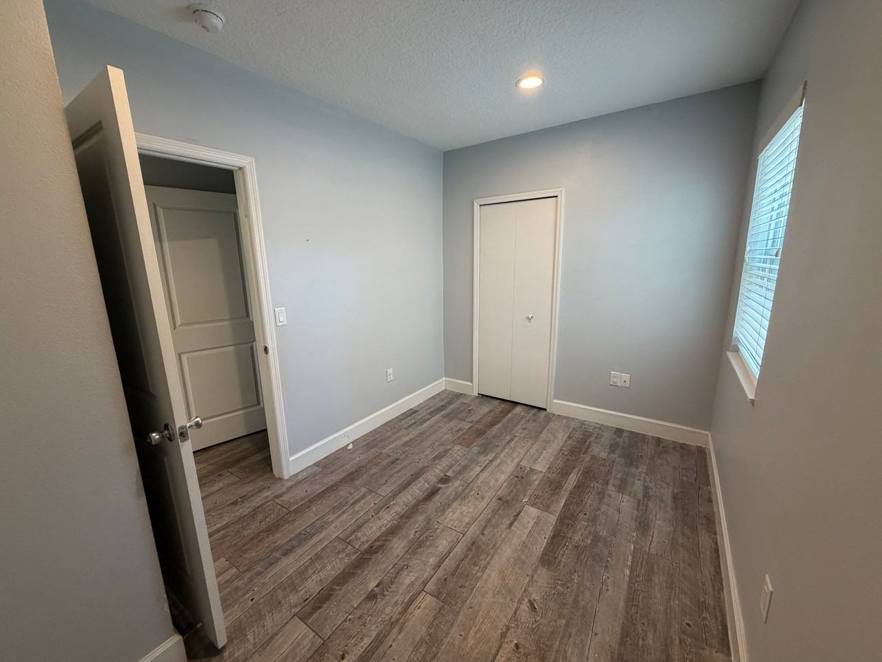 522 Holt Ave - Photo 7 of 9