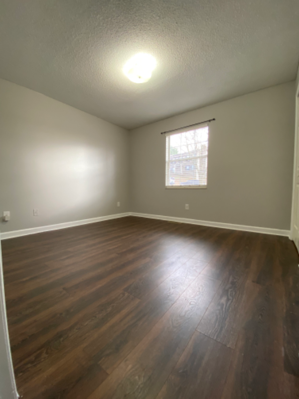 817 Tree Trunk Rd - Photo 7 of 10