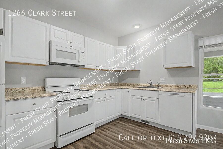 1266 Clark St - Photo 2 of 26