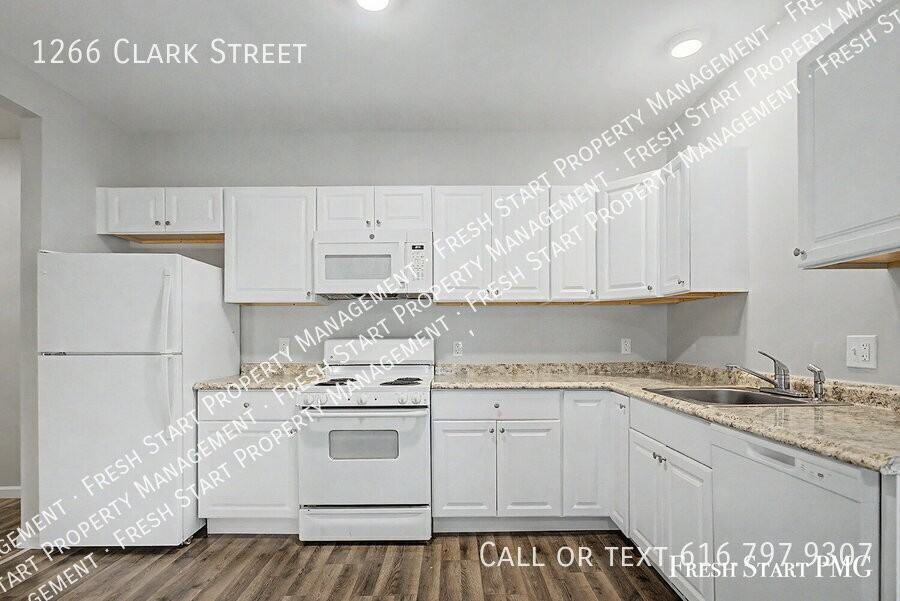 1266 Clark St - Photo 4 of 26
