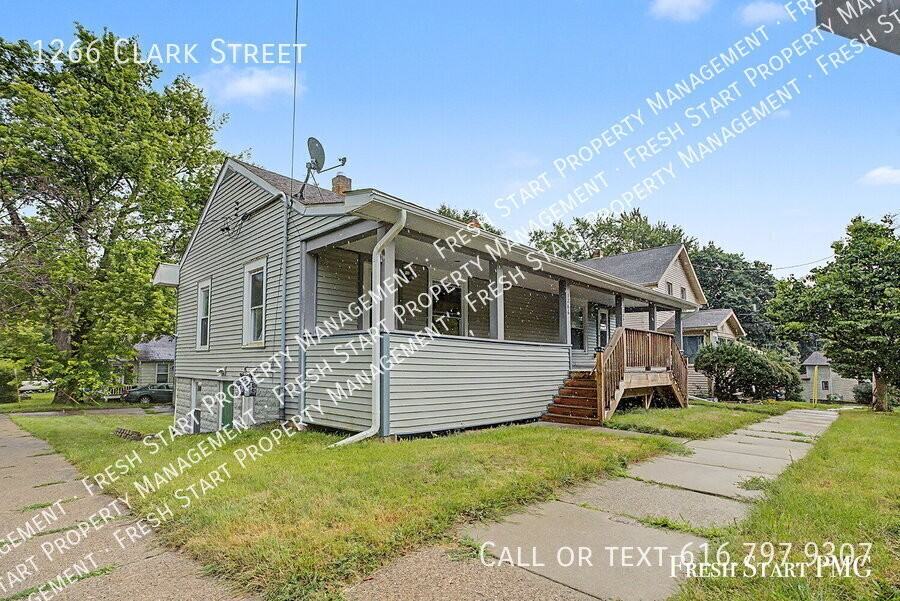 1266 Clark St - Photo 6 of 26