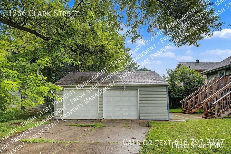 1266 Clark St - Photo 7 of 26