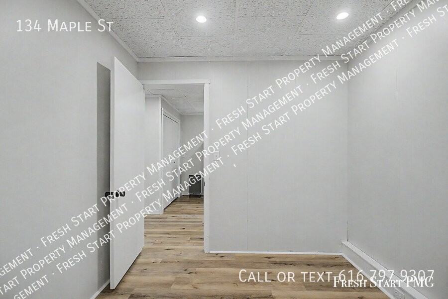 134 Maple St - Photo 5 of 32