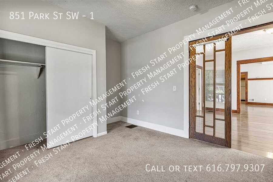 851 Park St Sw #1 - Photo 4 of 15