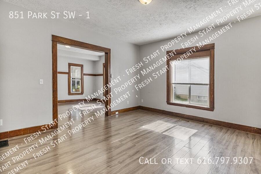 851 Park St Sw #1 - Photo 5 of 15