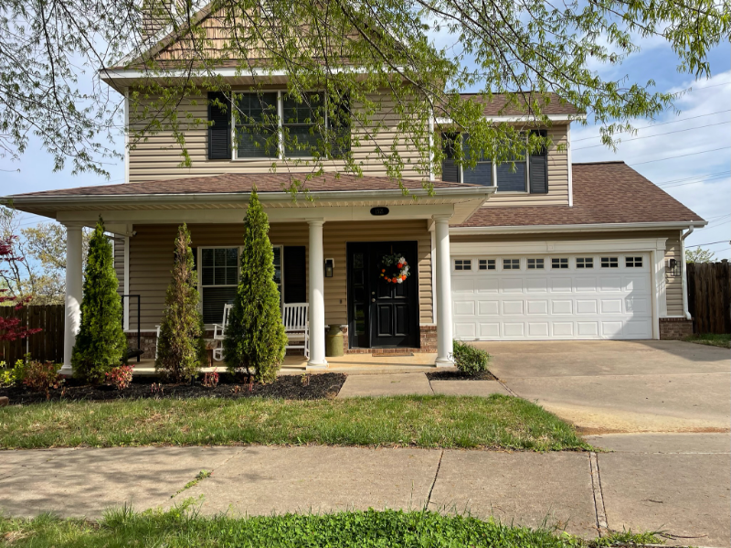1521 Ne Dysart Woods Ln - Photo 2 of 24