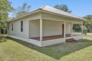 featured image of 414 Henderson St