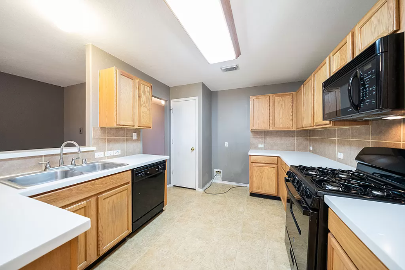 506 Salma Ct - Photo 3 of 10