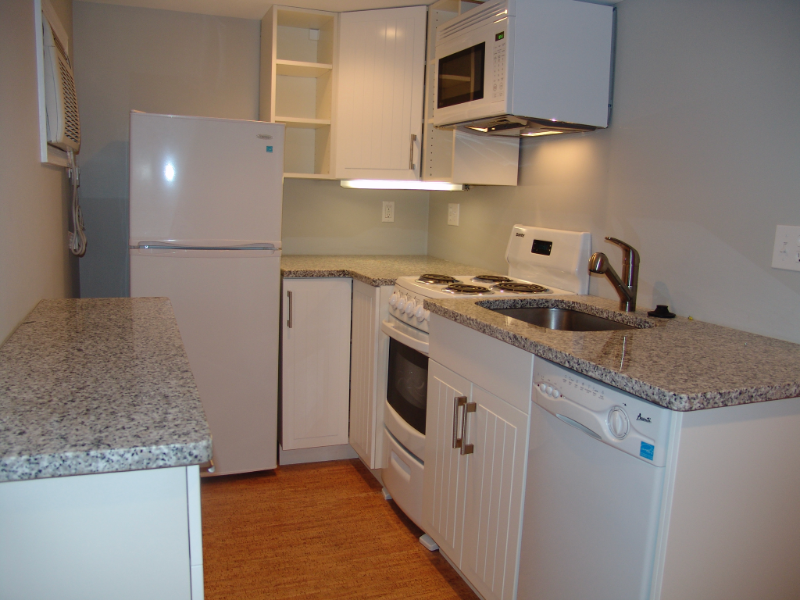 1337 Meridian Pl Nw #B - Photo 4 of 8