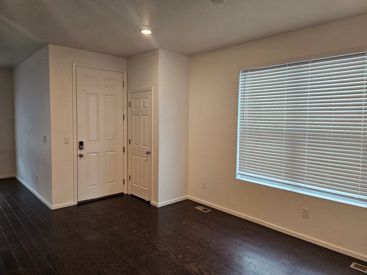 11446 Iron Ct - Photo 3 of 7