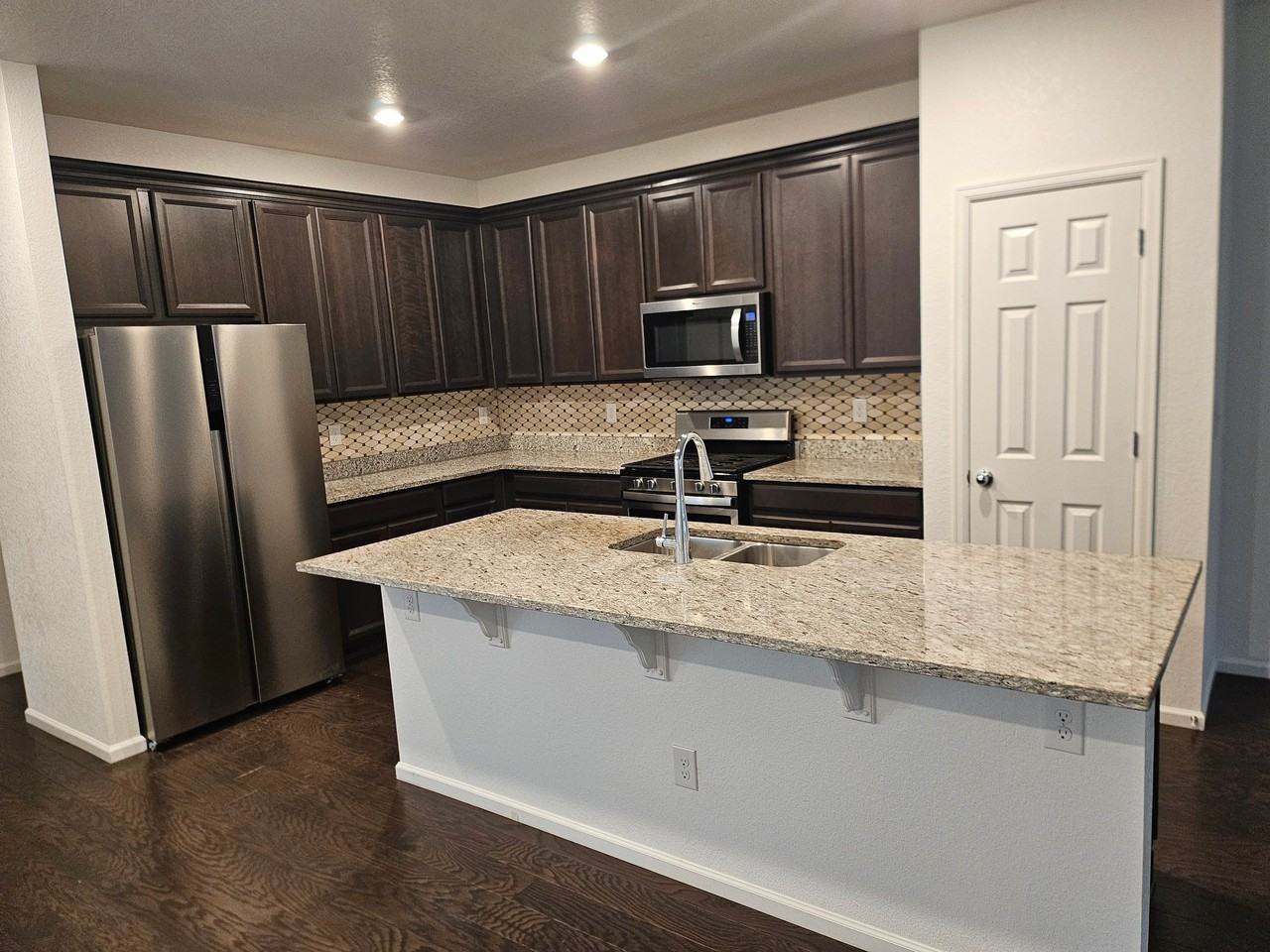 11446 Iron Ct - Photo 4 of 7