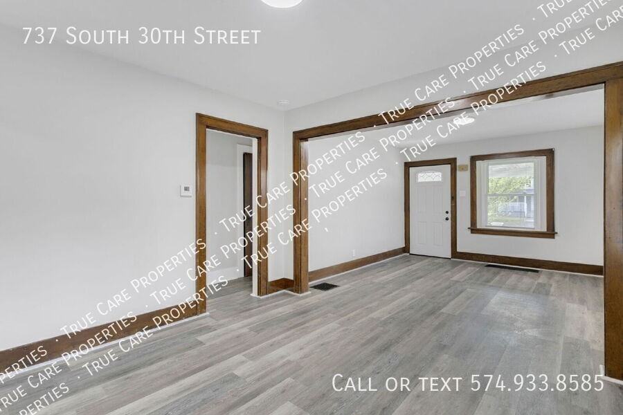 737 S 30th St - Photo 3 of 19