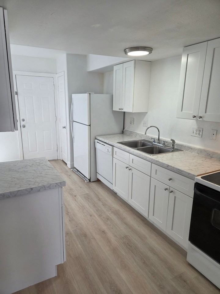 23444 Albert Dr #A - Photo 2 of 11