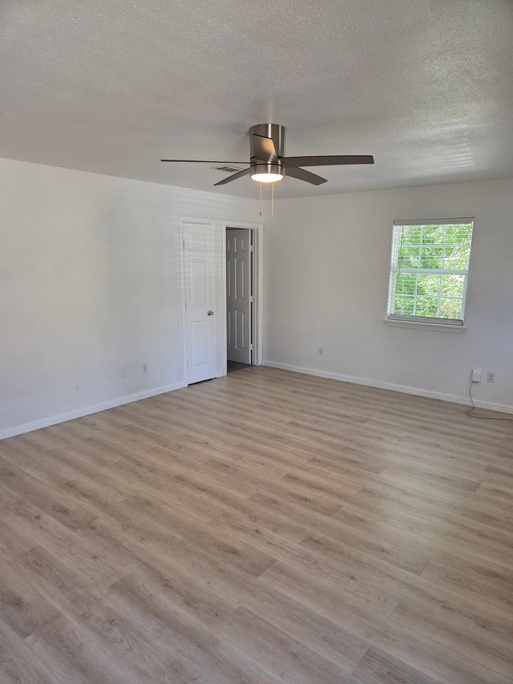 23444 Albert Dr #A - Photo 4 of 11