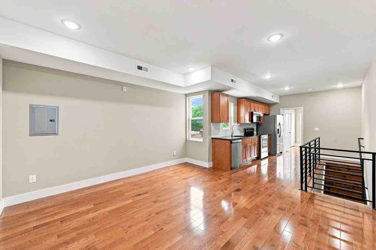 1406 Point Breeze Ave #3 - Photo 3 of 9