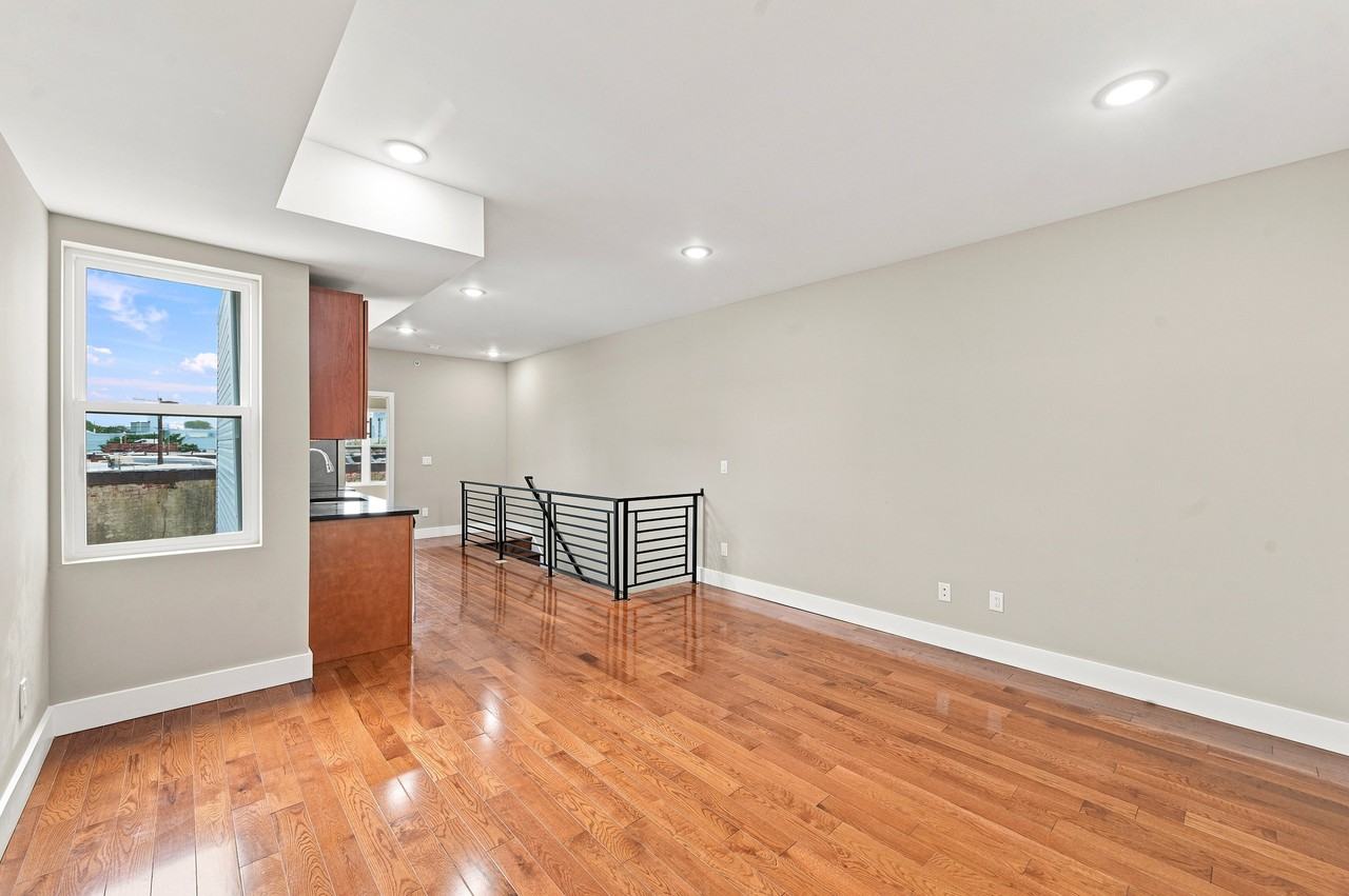1406 Point Breeze Ave #3 - Photo 4 of 9
