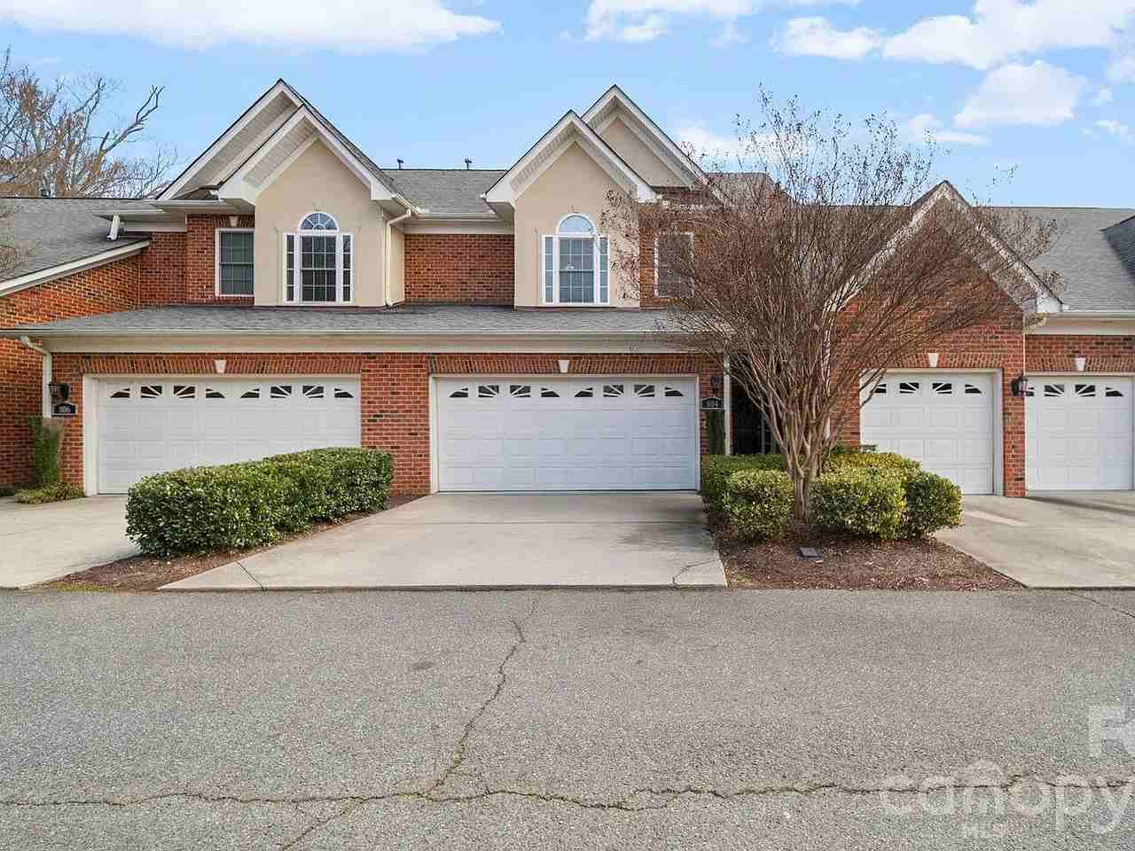 804 Talking Stick Ln - Photo 2 of 17