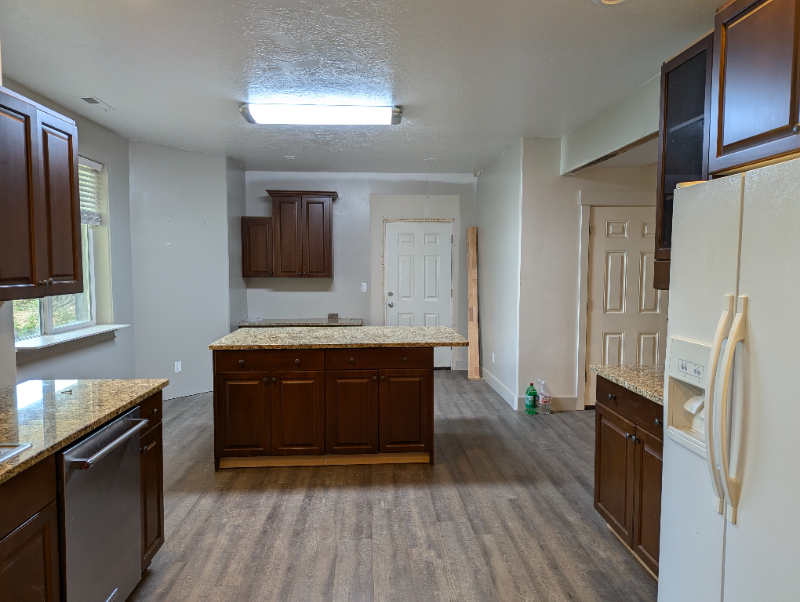 175 W Ctr - Photo 4 of 42