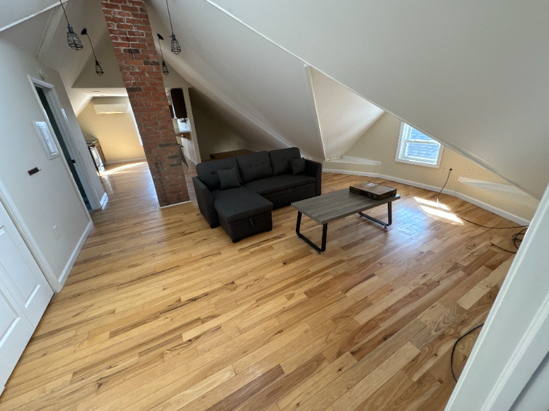 912 Bank St #3 - Photo 2 of 11