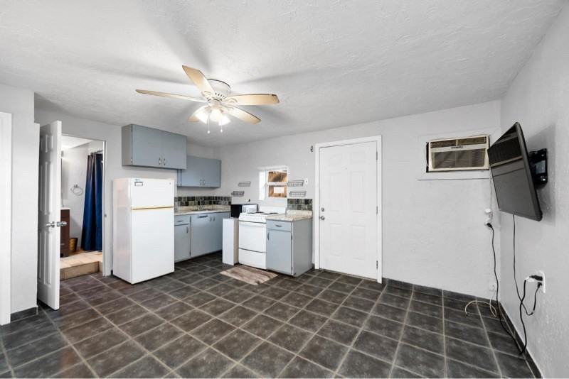3320 6th Ave N #B - Photo 2 of 13