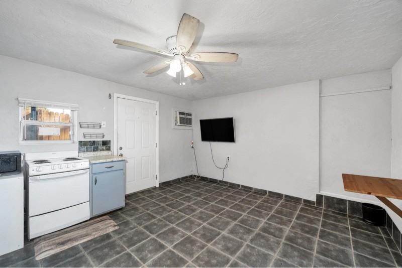 3320 6th Ave N #B - Photo 3 of 13