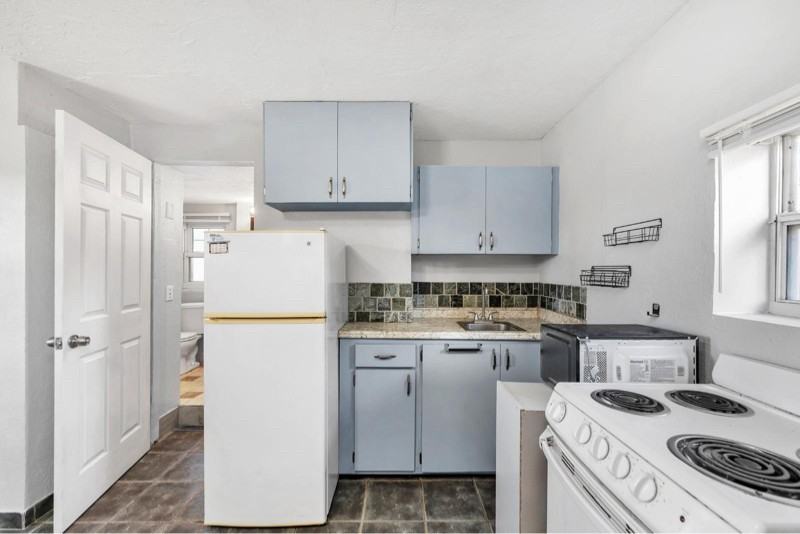 3320 6th Ave N #B - Photo 6 of 13
