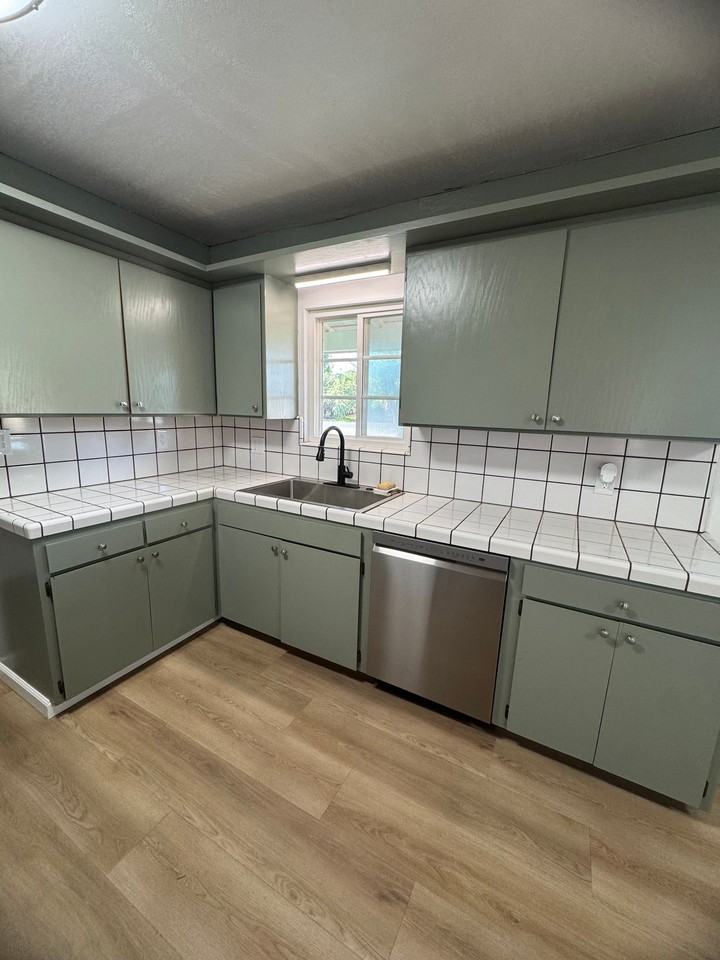 16095 Idaho Ave - Photo 2 of 14