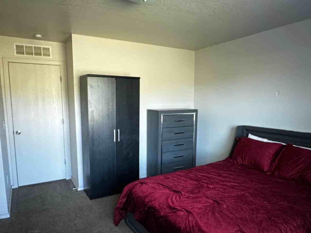 404 Eagle Creek Way - Photo 3 of 6