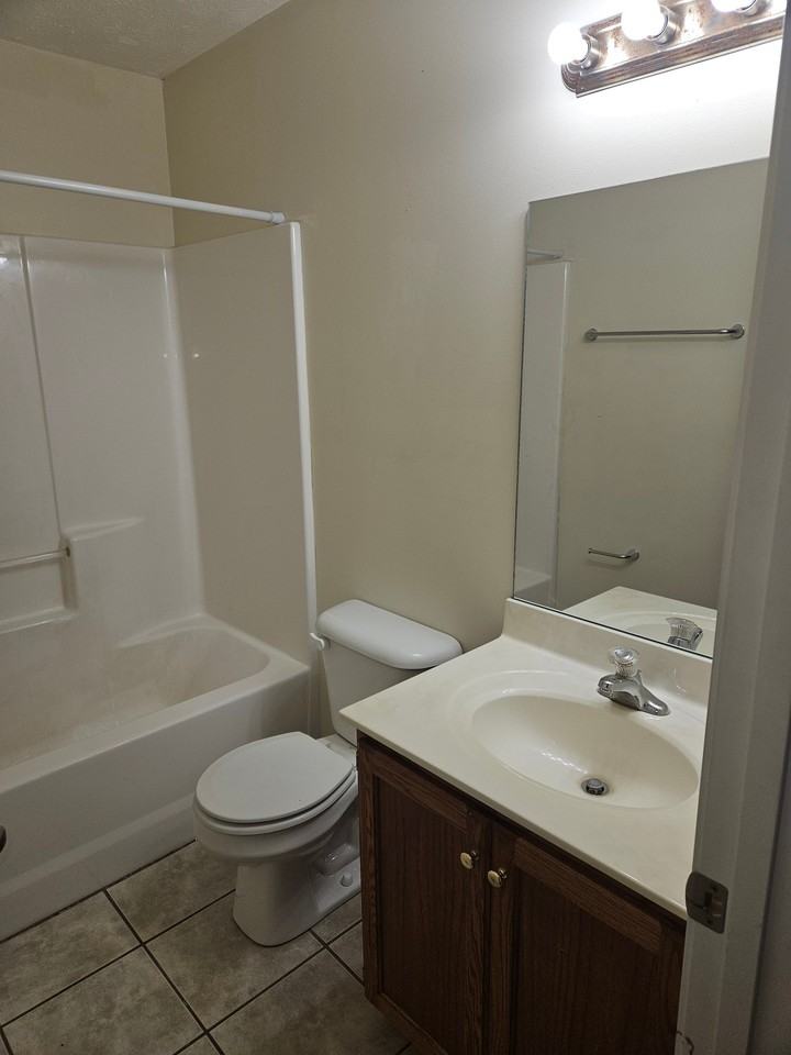 57 Haven Ct #2 - Photo 2 of 7
