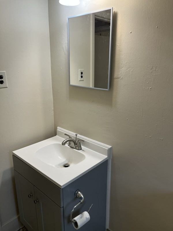694 Hickory St - Photo 5 of 18