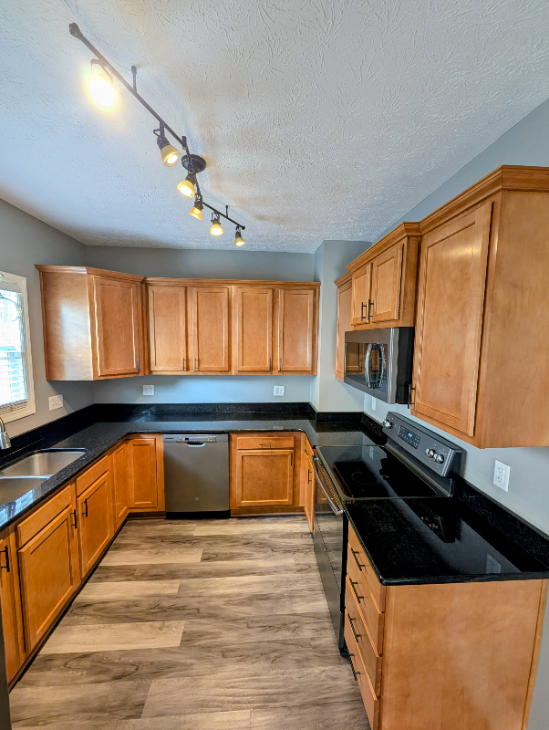 239 Bachtel St Se - Photo 2 of 16