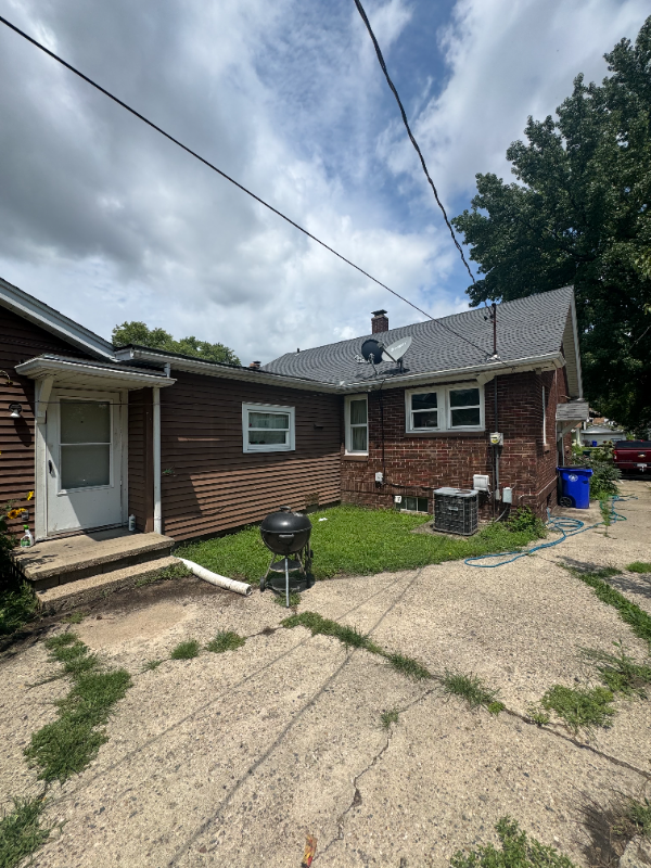 1453 E Clay St - Photo 4 of 15