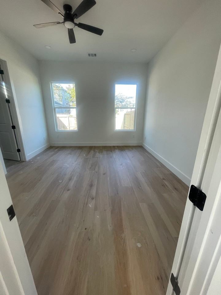 4429 Aledo St #B - Photo 5 of 7