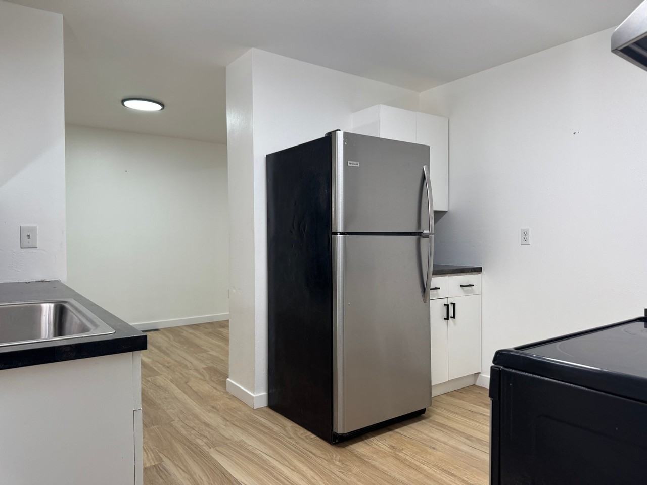 1005 Benham St - Photo 6 of 16