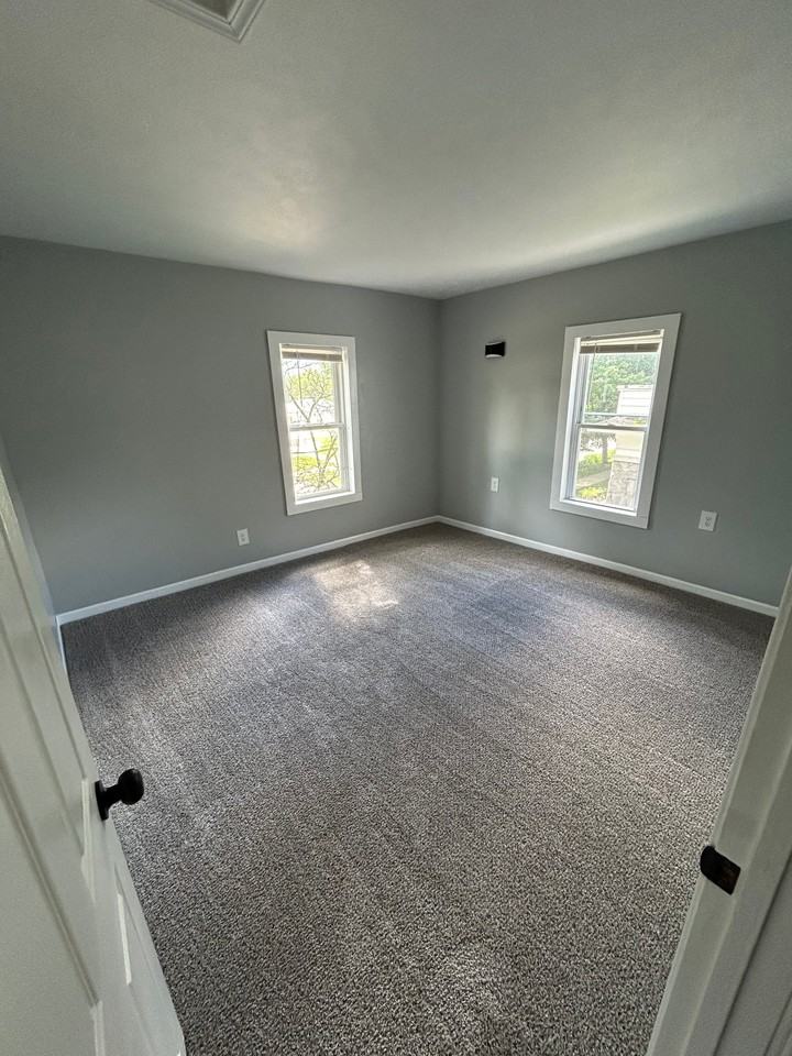 722 S Jefferson St - Photo 5 of 11