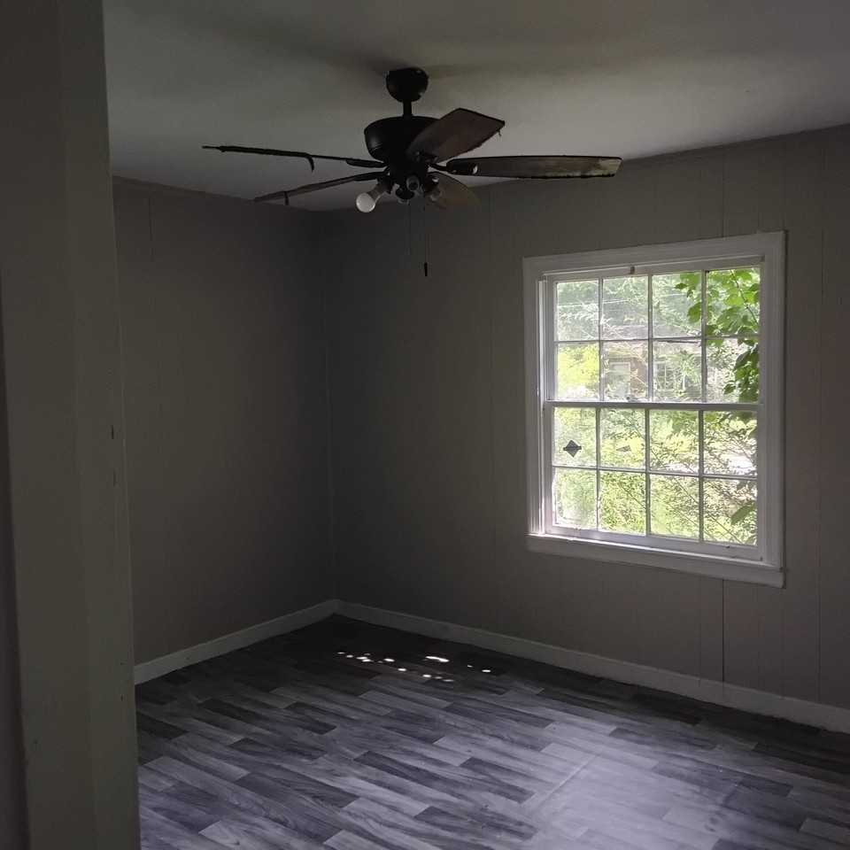 844 Combs St - Photo 7 of 9