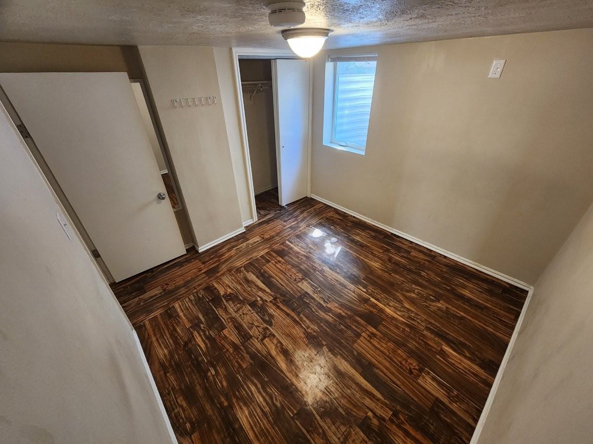 882 W Montague Ave - Photo 3 of 12