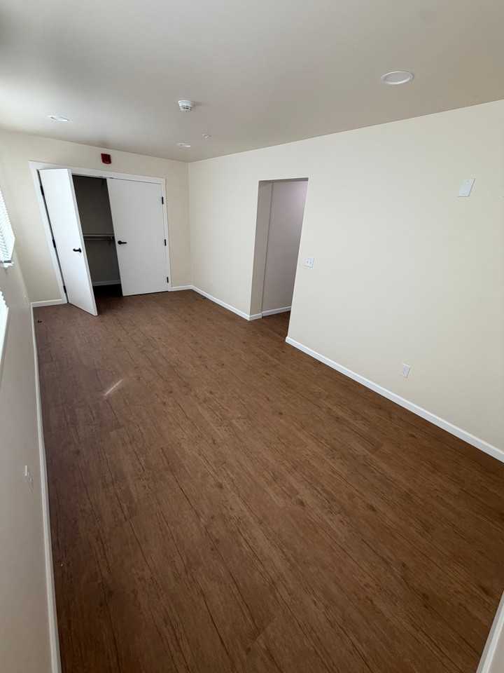 501 Concord Ave #1-5 - Photo 5 of 7