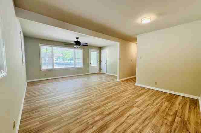 134 Hiawatha Dr - Photo 4 of 16