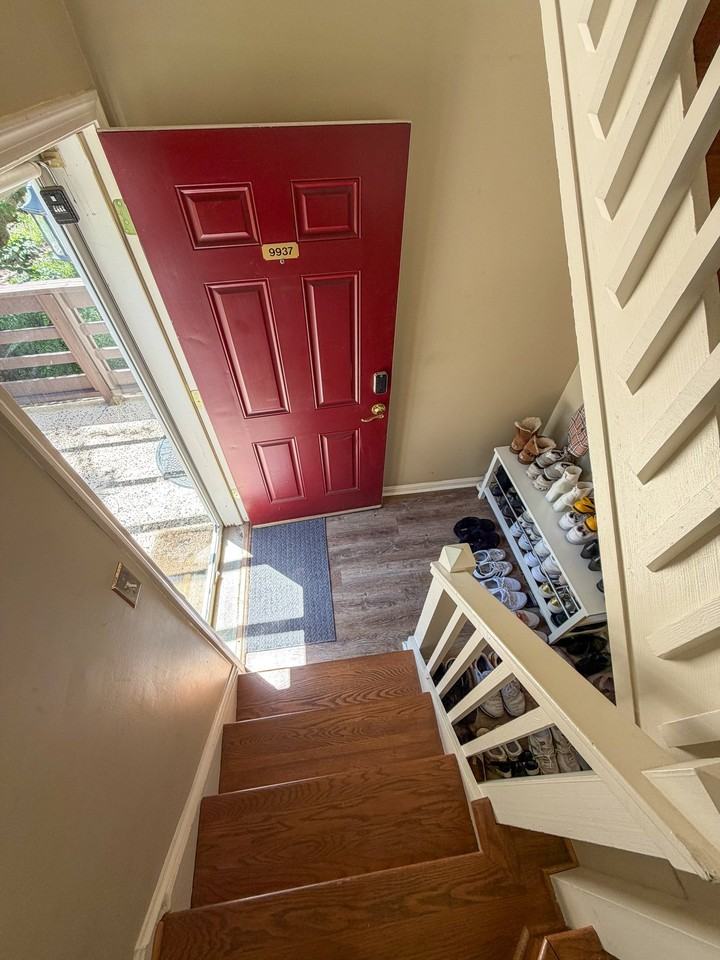 9937 Oakton Terrace Rd - Photo 2 of 20