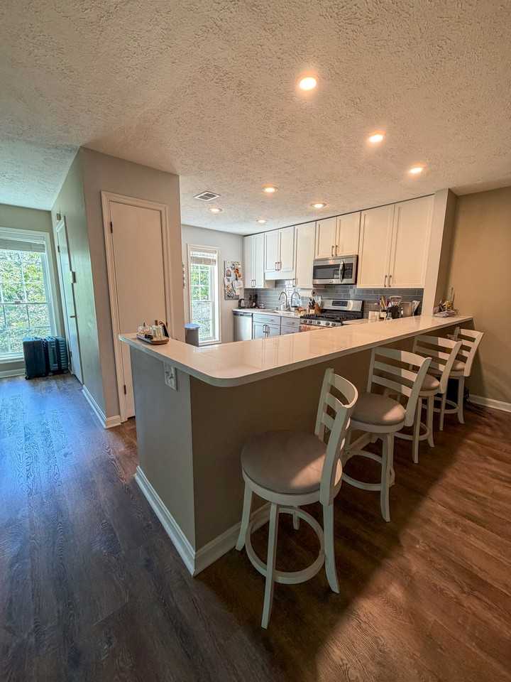 9937 Oakton Terrace Rd - Photo 5 of 20