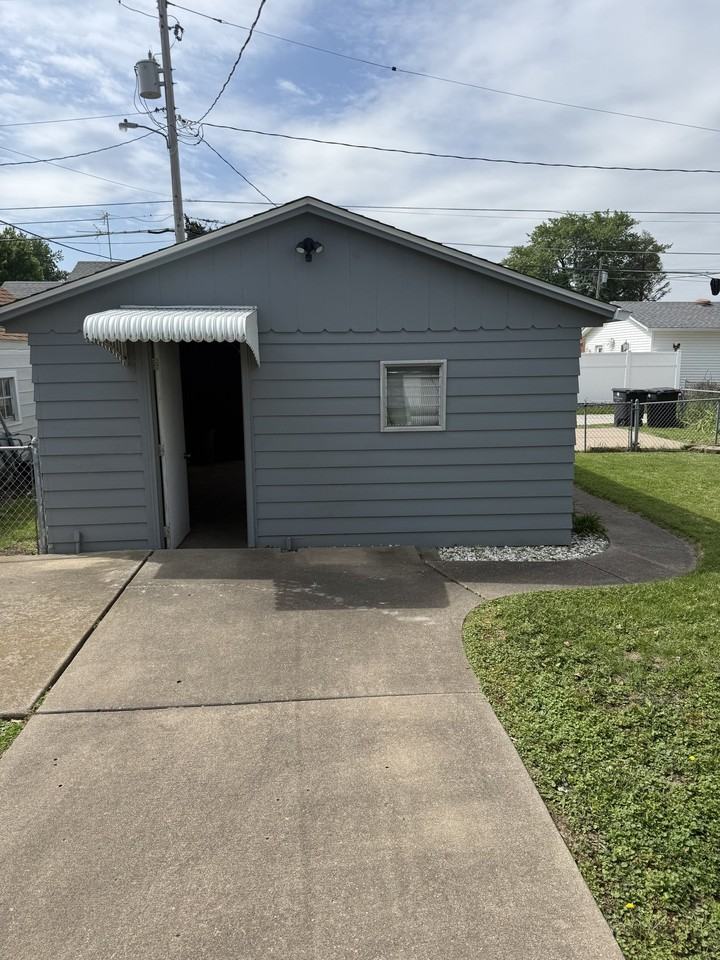 4320 18th Ave - Photo 3 of 17
